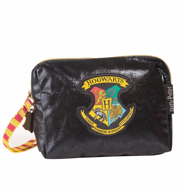 Harry Potter Hogwarts Crest Cosmetic Bag Harry Potter Hogwarts Crest Cosmetic Bag