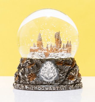 Harry Potter Hogwarts School of Wizardry Snow Globe Harry Potter Hogwarts School of Wizardry Snow Globe