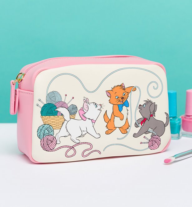 Loungefly Disney Aristocats Marie With Siblings Yarn Cosmetic Bag Loungefly Disney Aristocats Marie With Siblings Yarn Cosmetic Bag