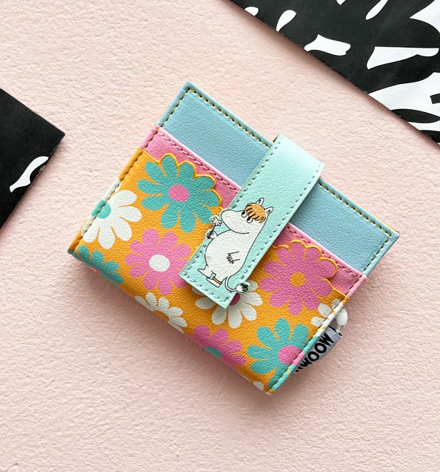 Moomin Flower Fold Over Card Holder Moomin Flower Fold Over Card Holder