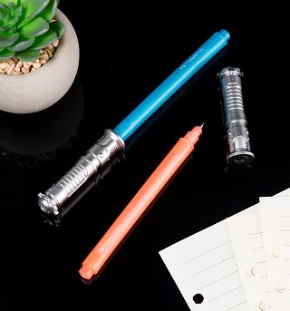 Star Wars Lightsaber Glow In The Dark Pen Set Star Wars Lightsaber Glow In The Dark Pen Set
