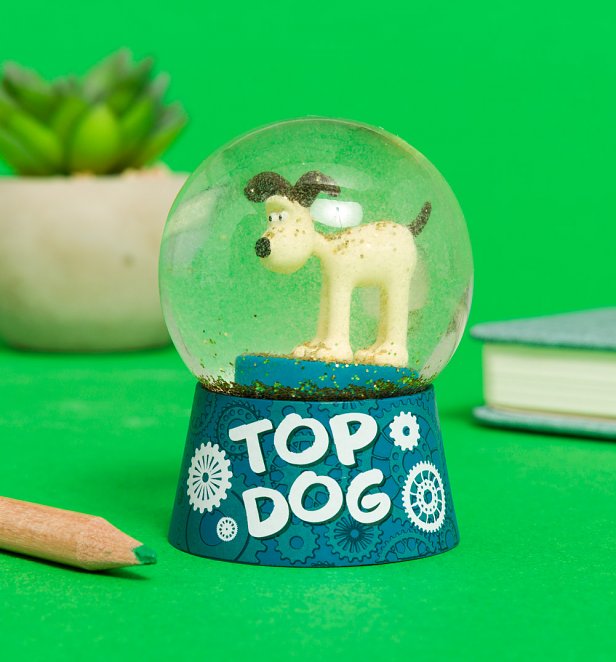 Wallace and Gromit Top Dog Snow Globe