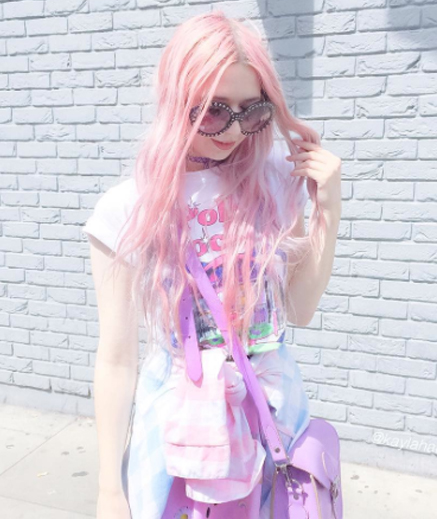 Blogger Kayla Hadlington Blogger Kayla Hadlington
