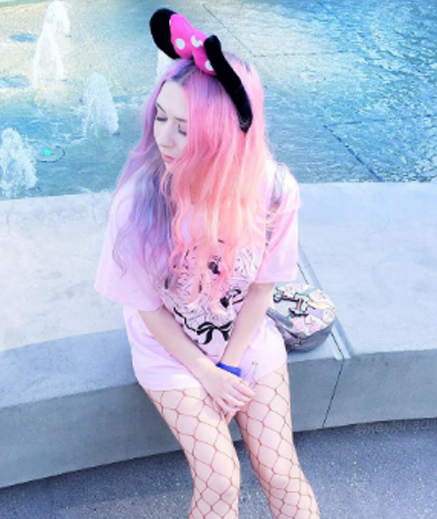 Blogger Kayla Hadlington Blogger Kayla Hadlington