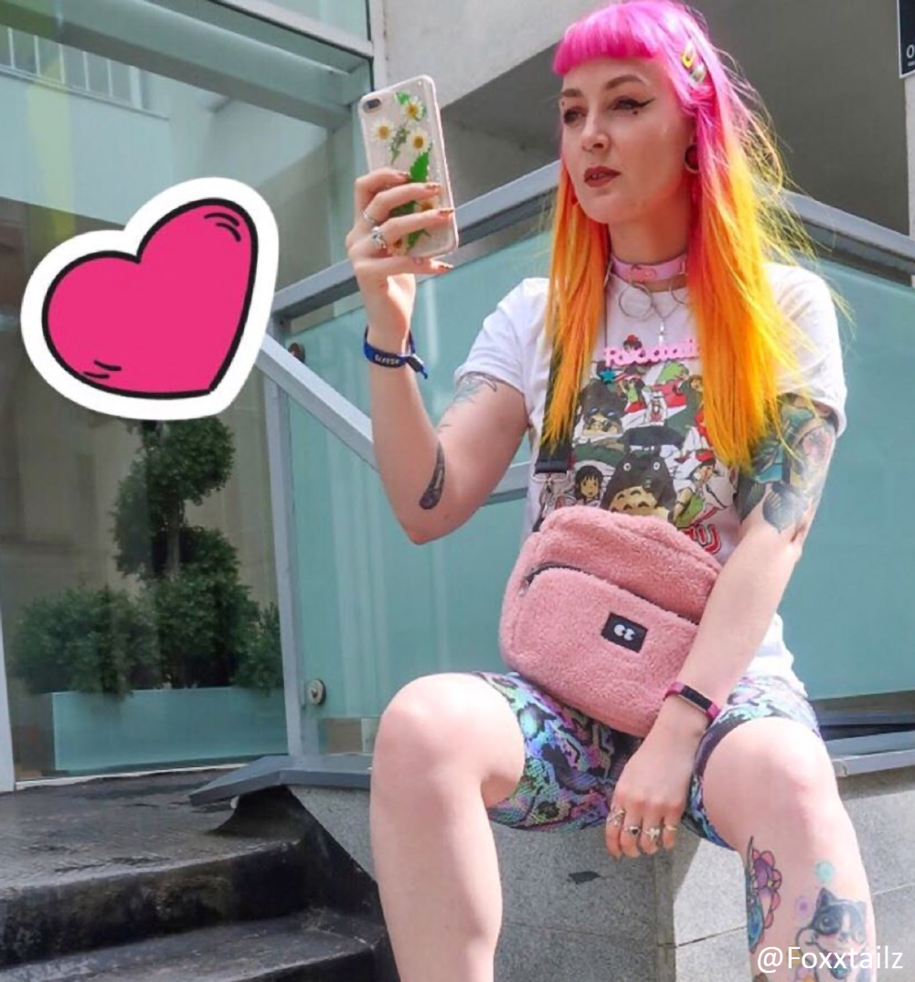 Blogger Foxxtailz Blogger Foxxtailz